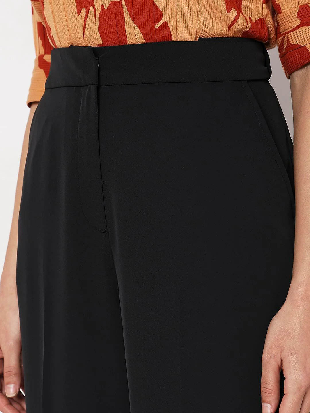 Black High Rise Straight Fit Pants - Image 8