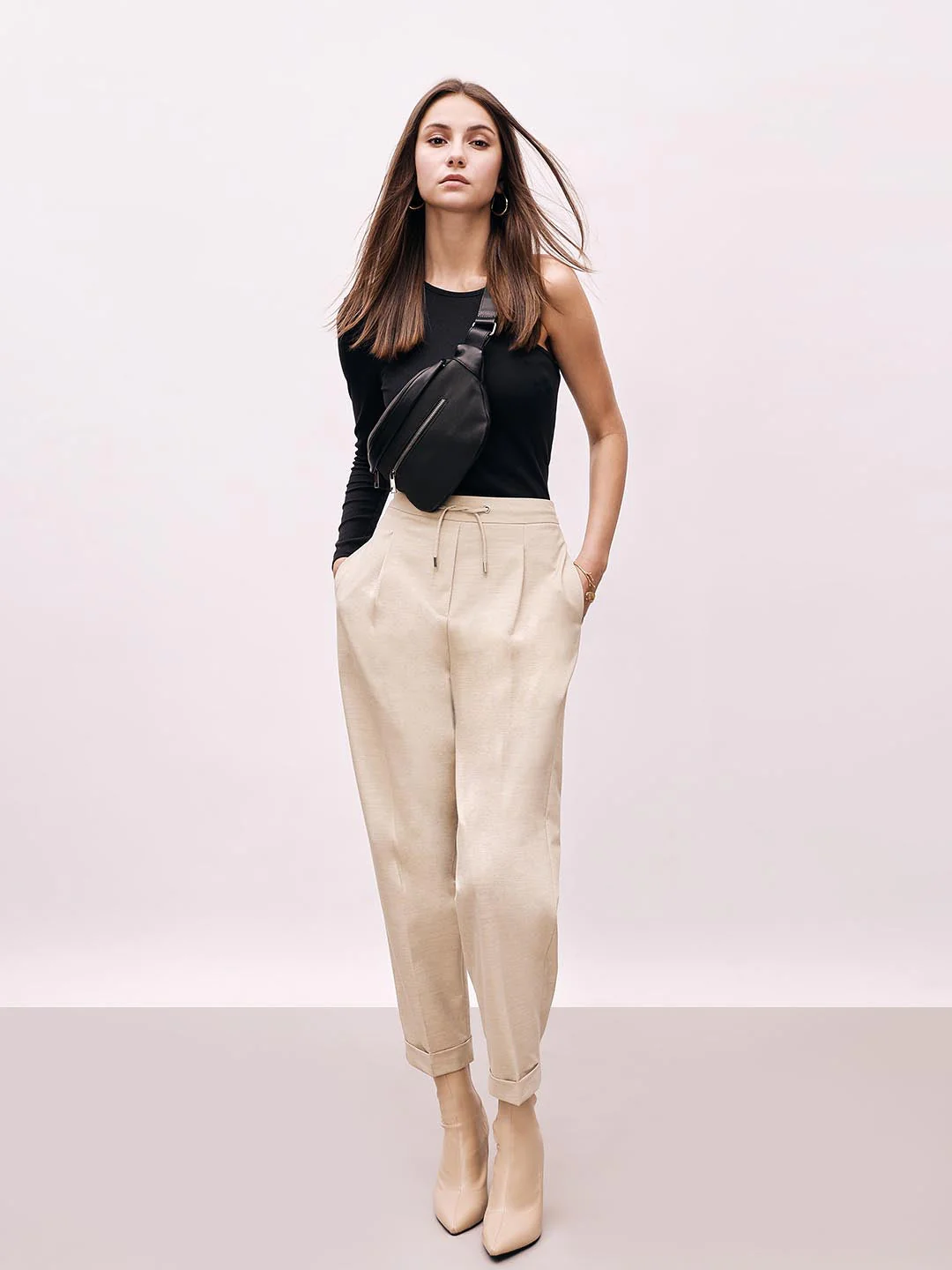Vero Moda Beige Tapered Fit Pants